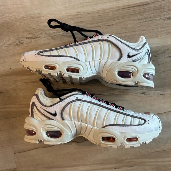 $170 Nike Air Max Tailwind IV SE Running Shoes CJ7979-100 Women’s Sz: 8.5 - Picture 4 of 8